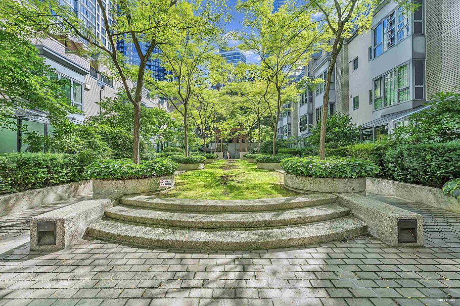 1706 1238 Melville Street Vancouver, BC - 4