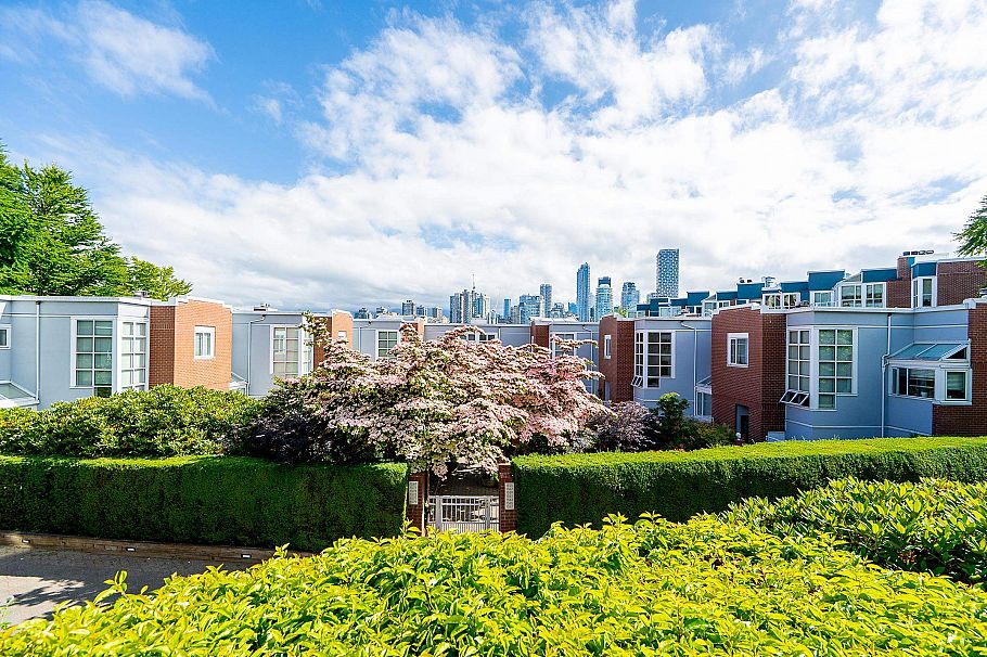 102 1530 Mariner Walk Vancouver, BC - 1