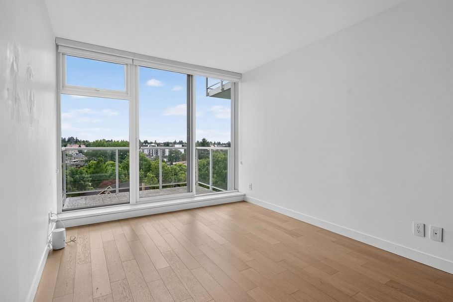 906 2221 E 30th Avenue Vancouver, BC - 10