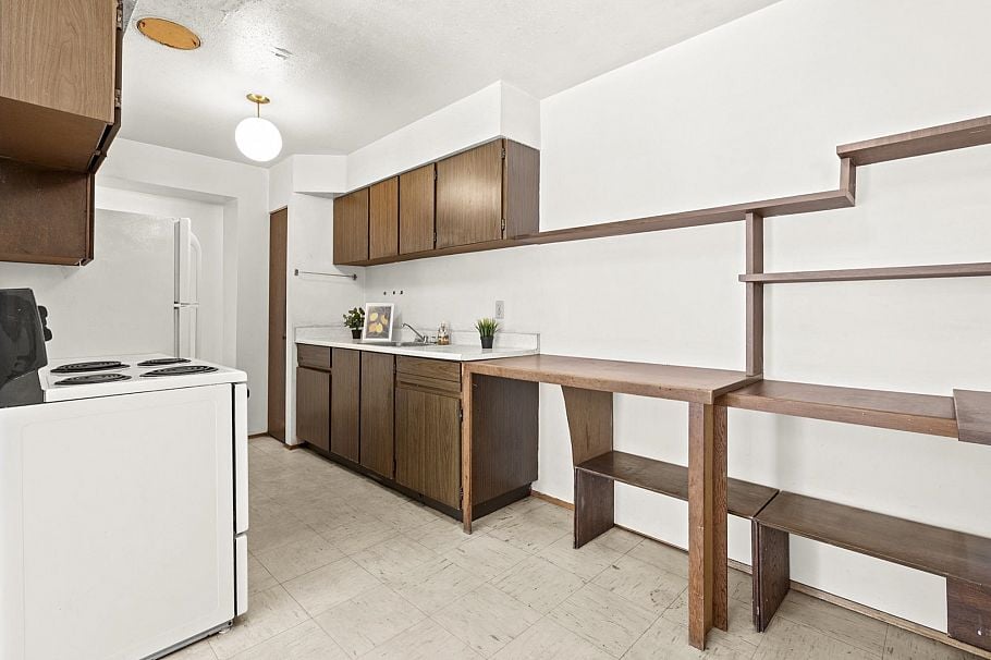 122 3461 East 49th Avenue Vancouver, BC - 26
