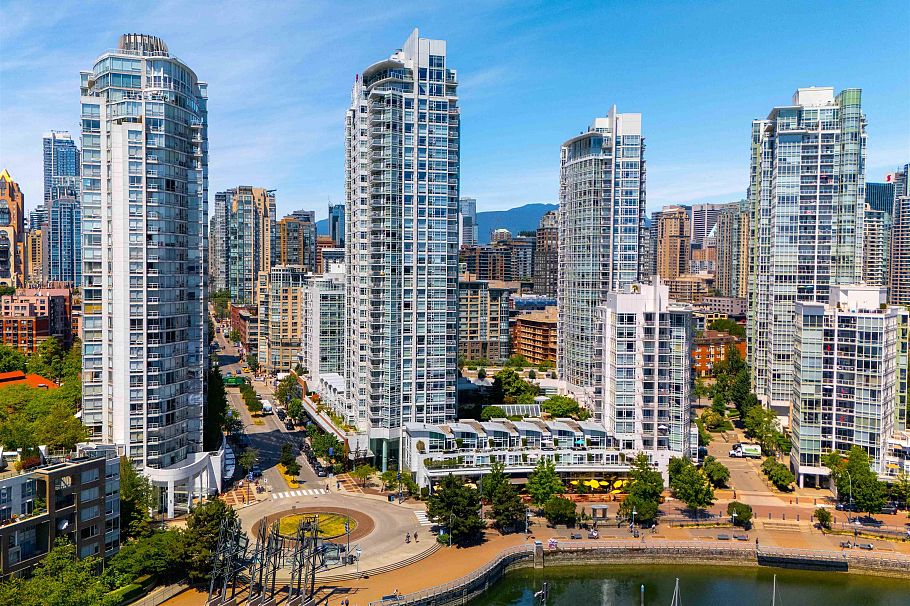 2303 1199 Marinaside Crescent Vancouver, BC - 33