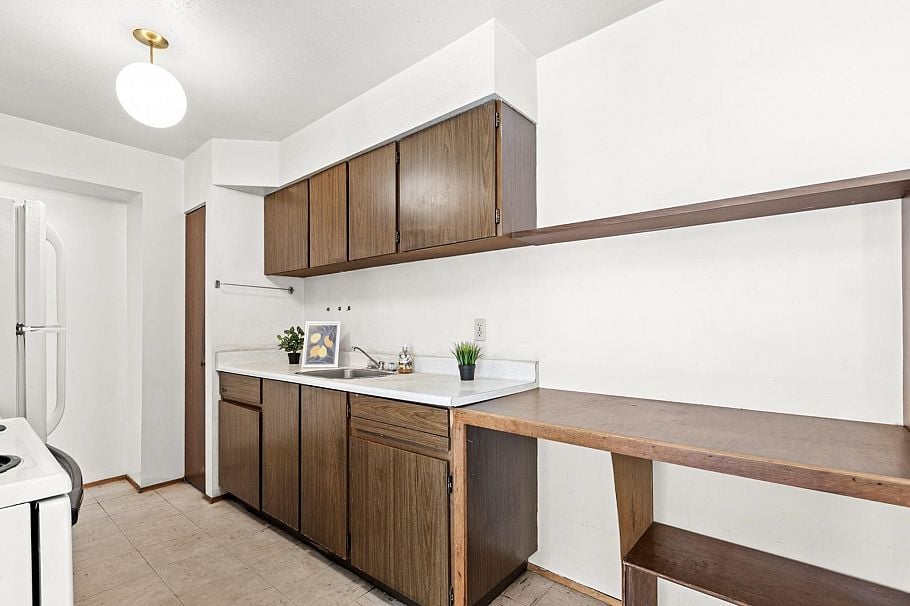 122 3461 East 49th Avenue Vancouver, BC - 23