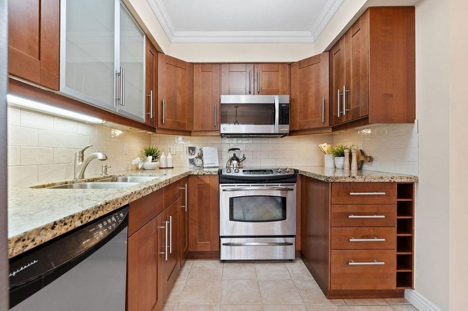 1 230 E Keith Road North Vancouver, BC - 9
