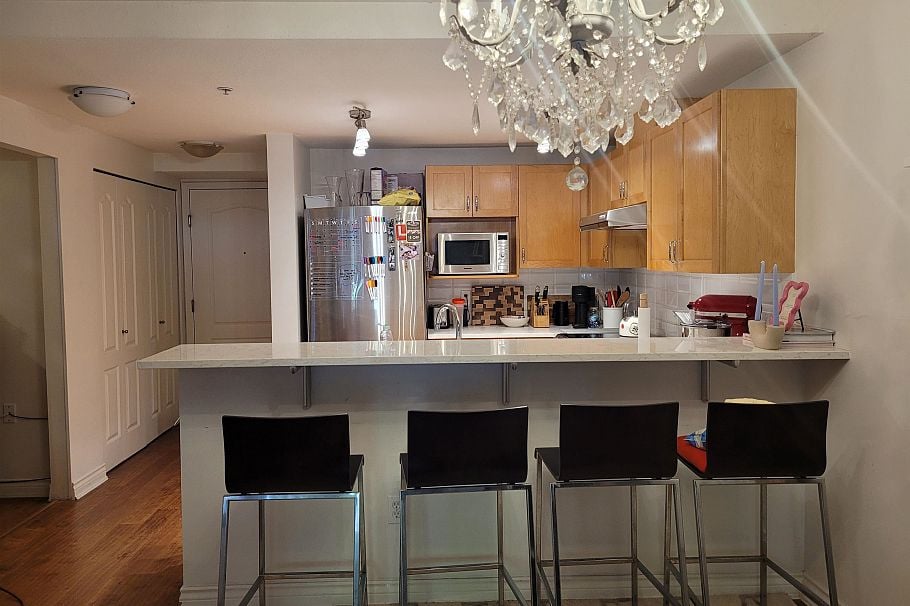 3068 W 4th Avenue Vancouver, BC - 6