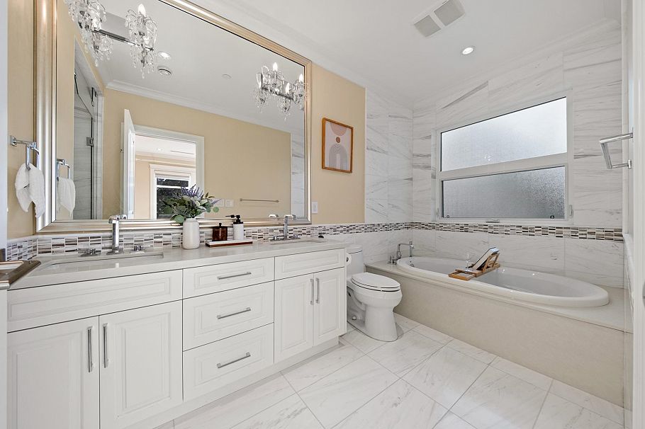 3676 W 28th Avenue Vancouver, BC - 18