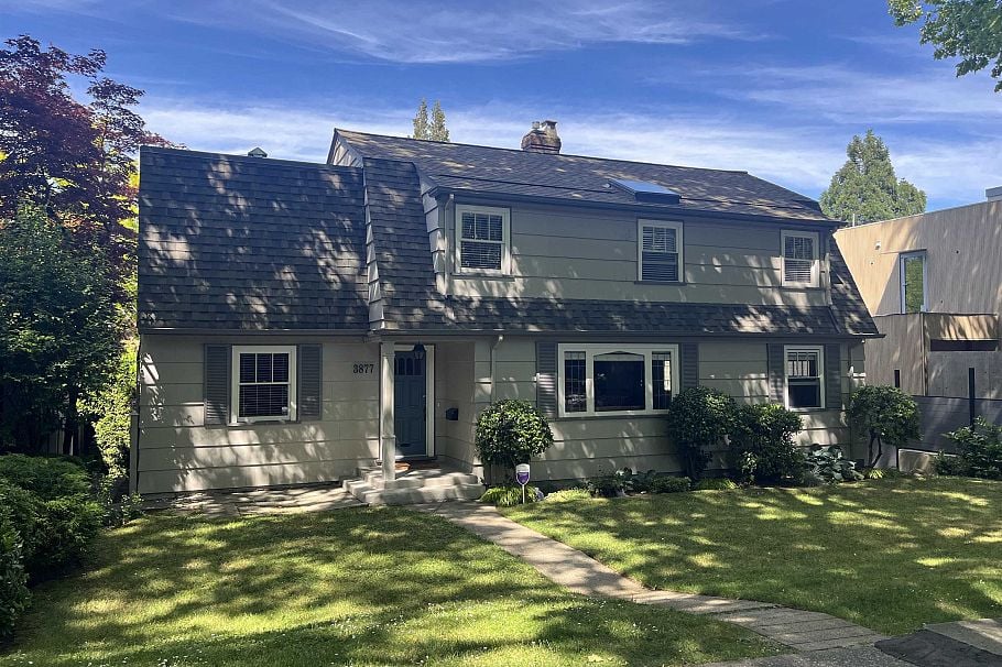 3877 W Broadway Vancouver, BC - 3