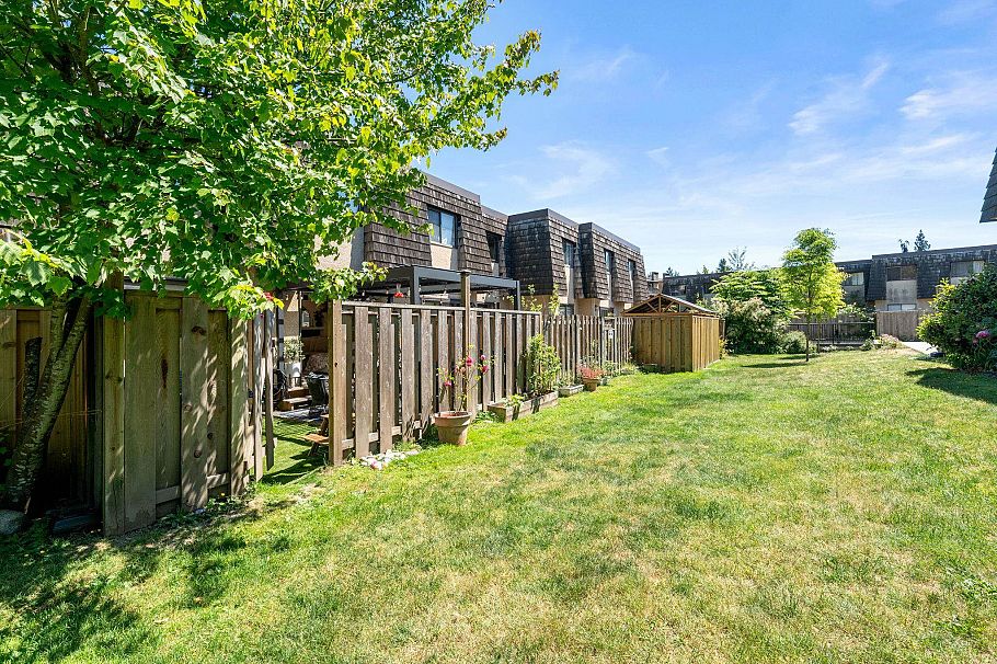 1206 Premier Street North Vancouver, BC - 17