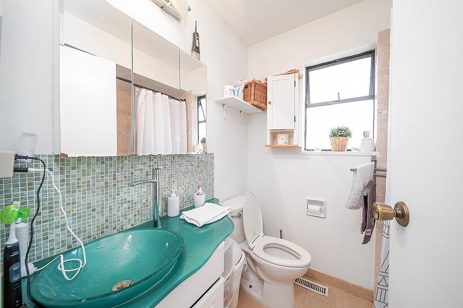 2275 Pandora Street Vancouver, BC - 16