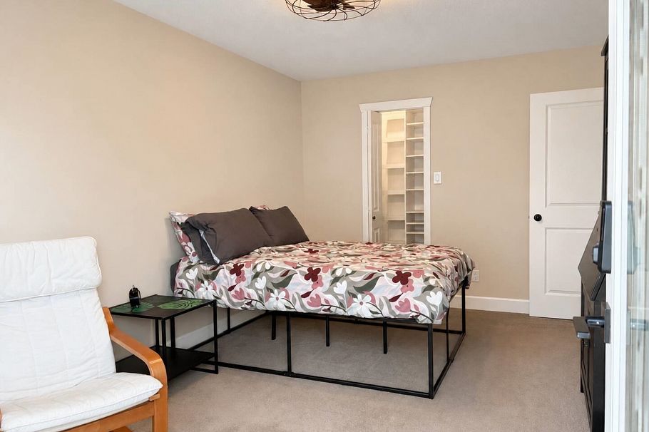 336 E 26th Street North Vancouver, BC - 13