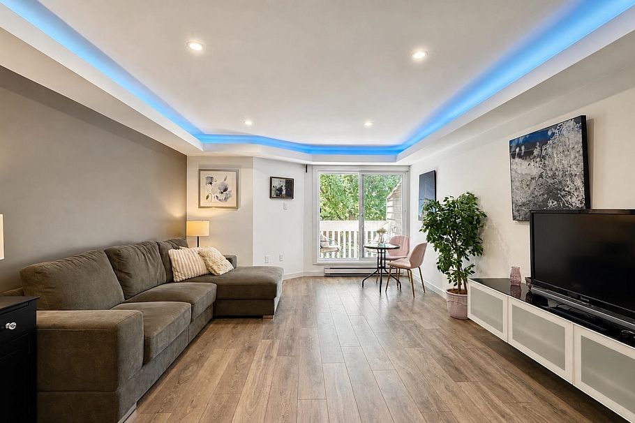214 1545 E 2nd Avenue Vancouver, BC - 3