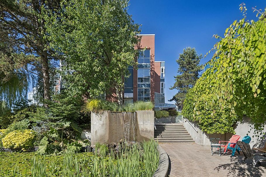 301 1502 Island Park Walk Vancouver, BC - 36