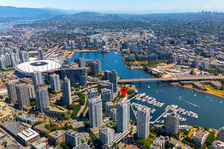 2303 1199 Marinaside Crescent Vancouver, BC - 3