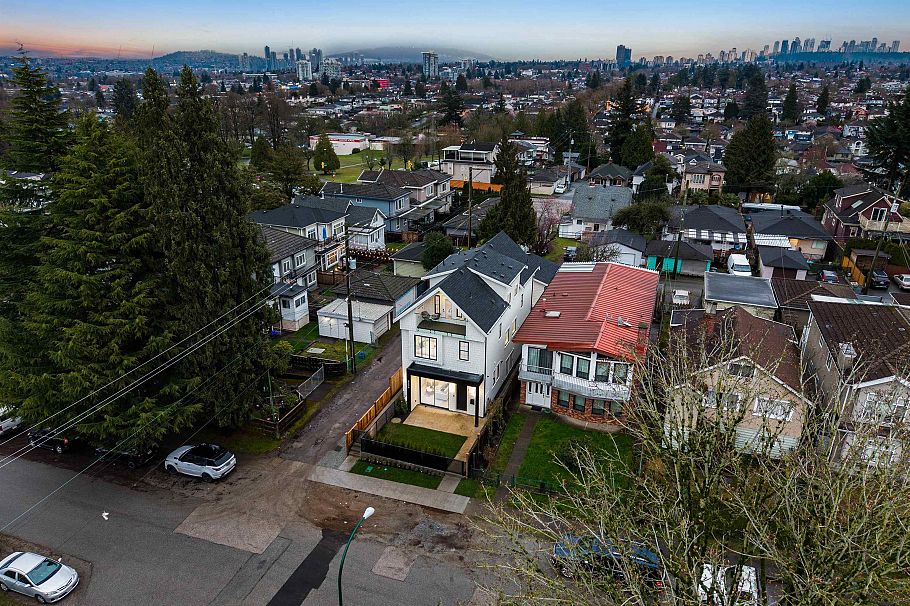 2 5306 Culloden Street Vancouver, BC - 23