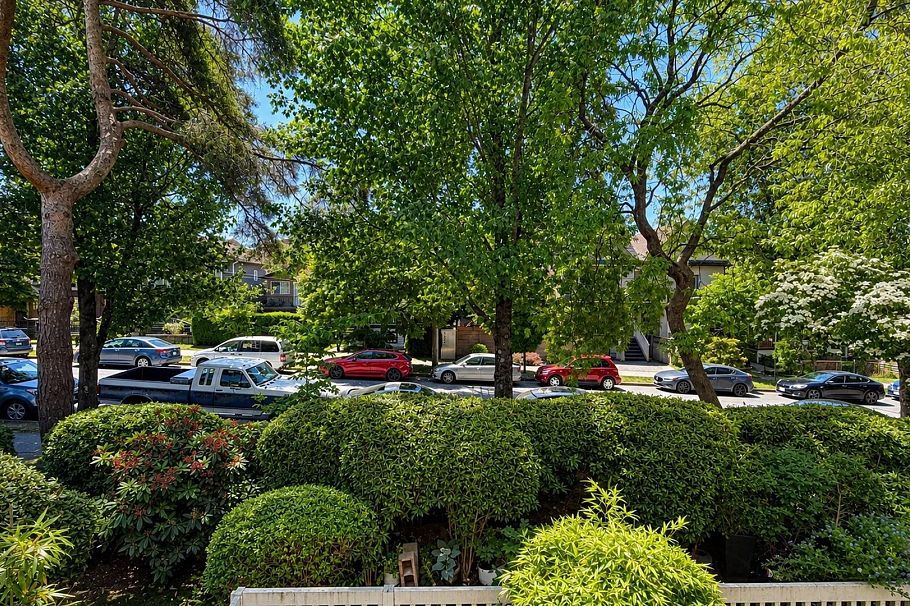 214 1545 E 2nd Avenue Vancouver, BC - 9