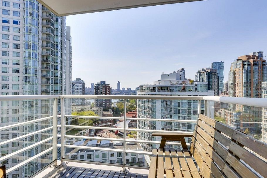 1708 198 Aquarius Mews Vancouver, BC - 10