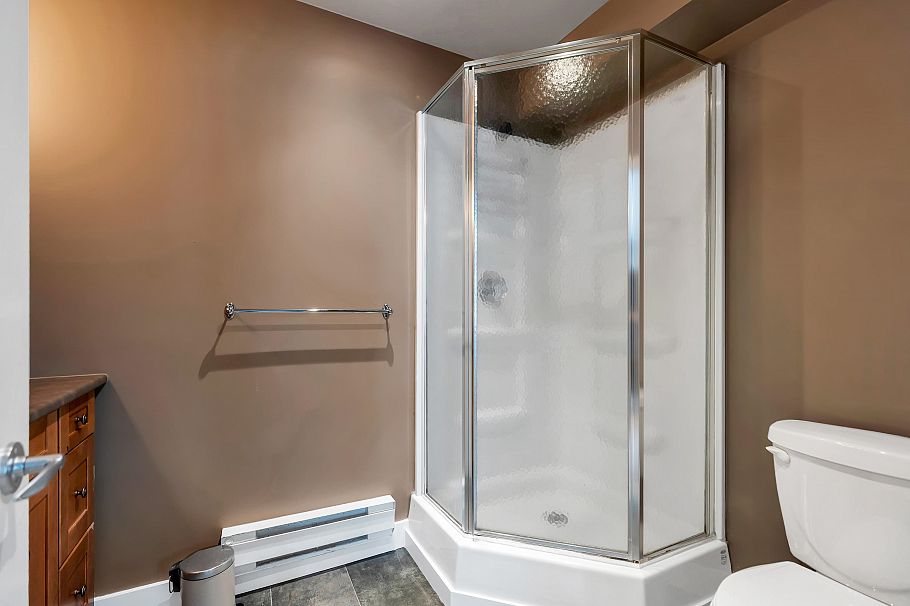 304 223 E Keith Road North Vancouver, BC - 25
