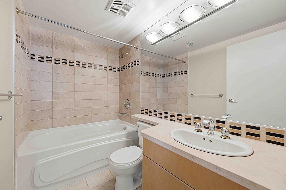 2303 1199 Marinaside Crescent Vancouver, BC - 31
