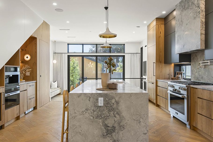 2 3768 W 2nd Avenue Vancouver, BC - 4