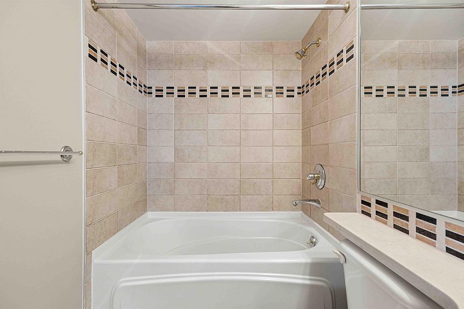 2303 1199 Marinaside Crescent Vancouver, BC - 32