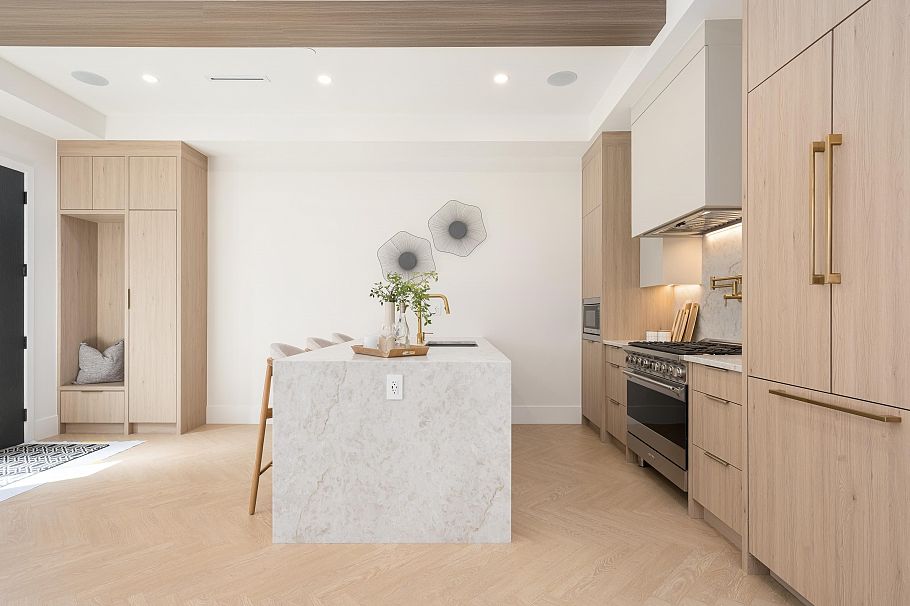 2 3391 Victoria Drive Vancouver, BC - 3