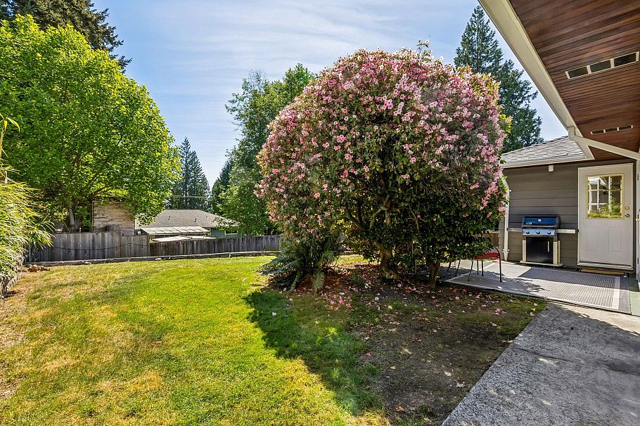 1256 Eastview Road North Vancouver, BC - 19