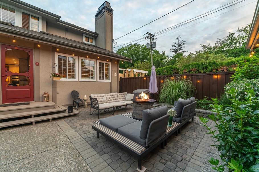 2989 W 40th Avenue Vancouver, BC - 37