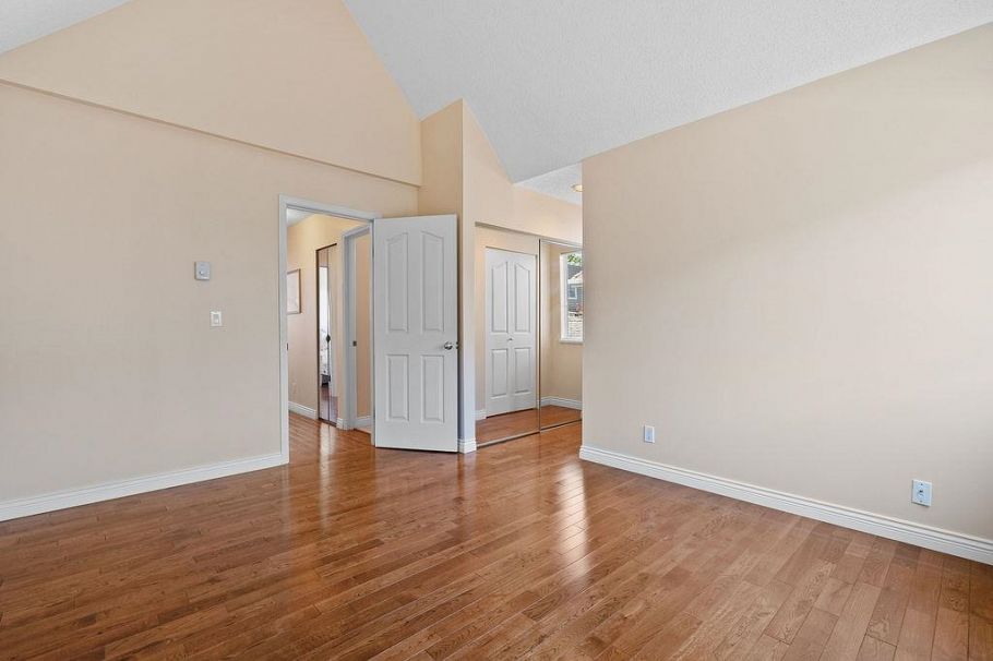 1 230 E Keith Road North Vancouver, BC - 16