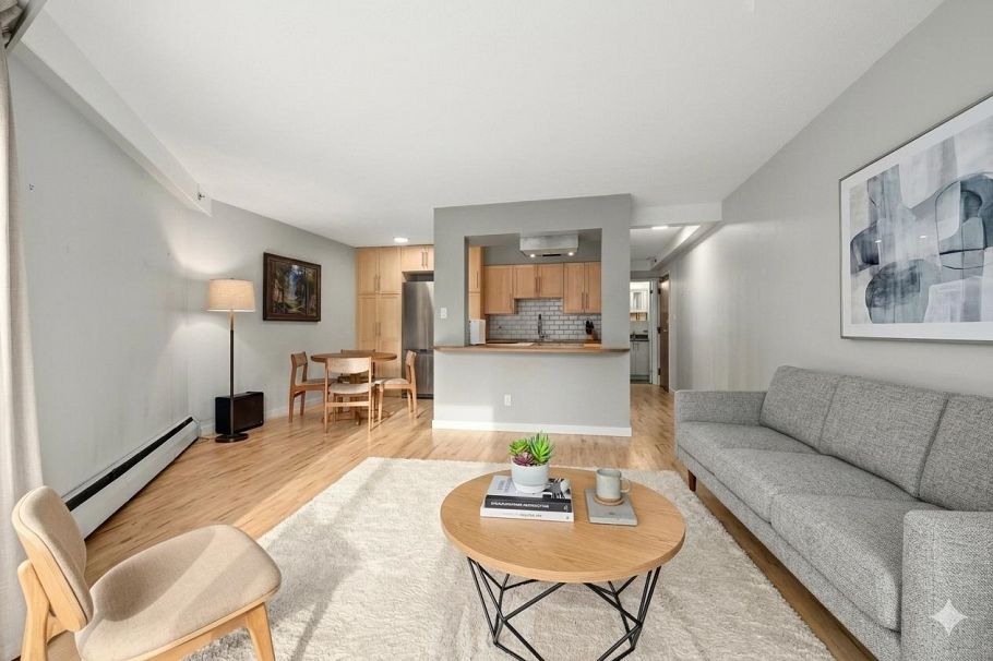 104 1549 Kitchener Street Vancouver, BC - 1