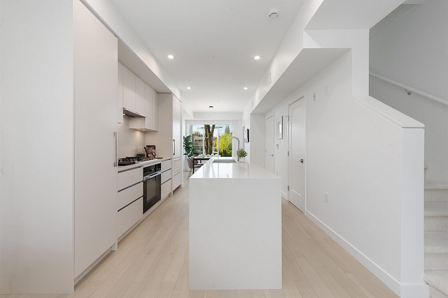 885 W 33rd Avenue Vancouver, BC - 6