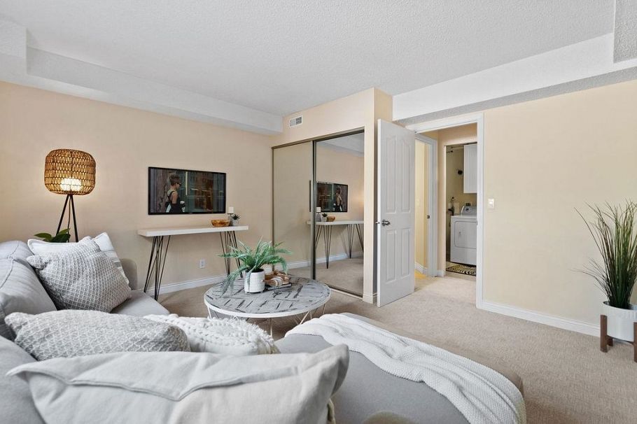 1 230 E Keith Road North Vancouver, BC - 23