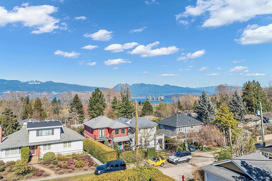 4389 Locarno Crescent Vancouver, BC - 37
