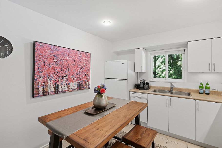 3693 Regent Avenue North Vancouver, BC - 31