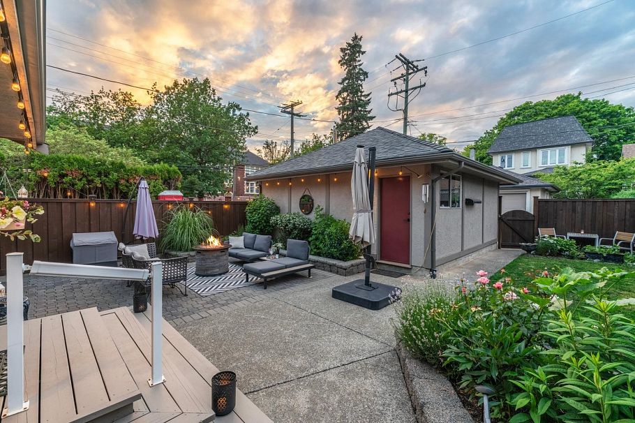 2989 W 40th Avenue Vancouver, BC - 35