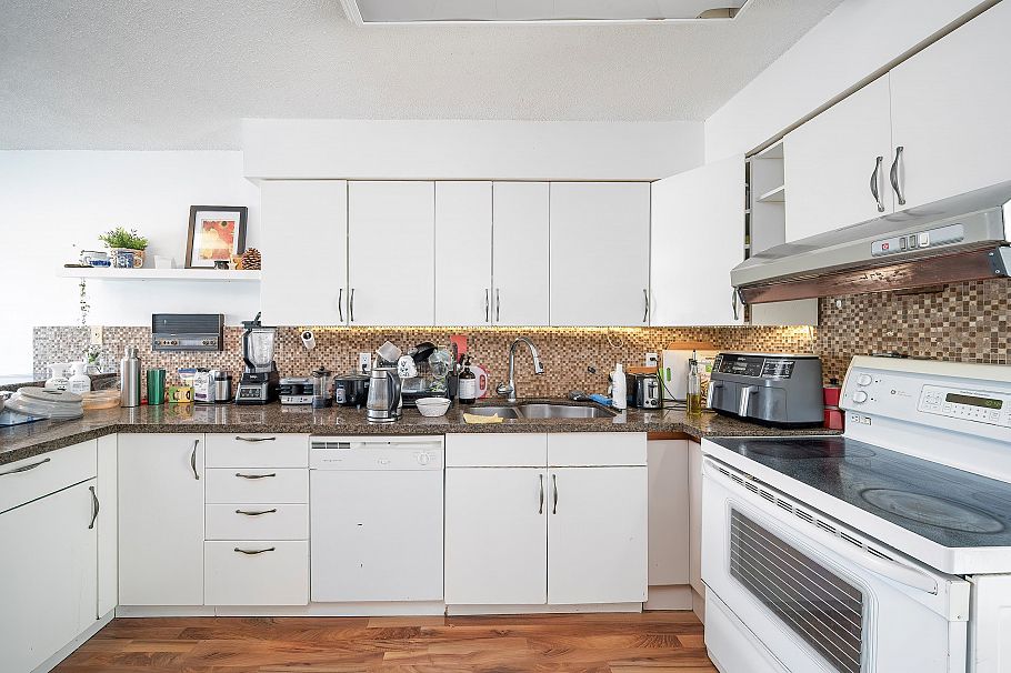 2275 Pandora Street Vancouver, BC - 9