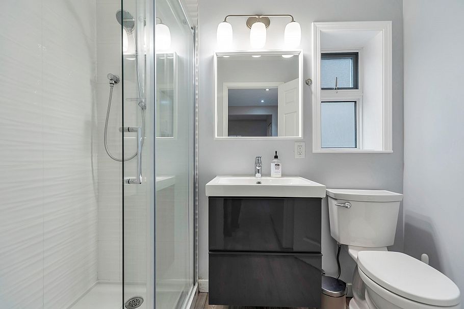 304 223 E Keith Road North Vancouver, BC - 33