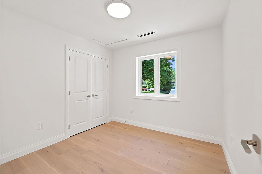 3490 Church Street North Vancouver, BC - 21