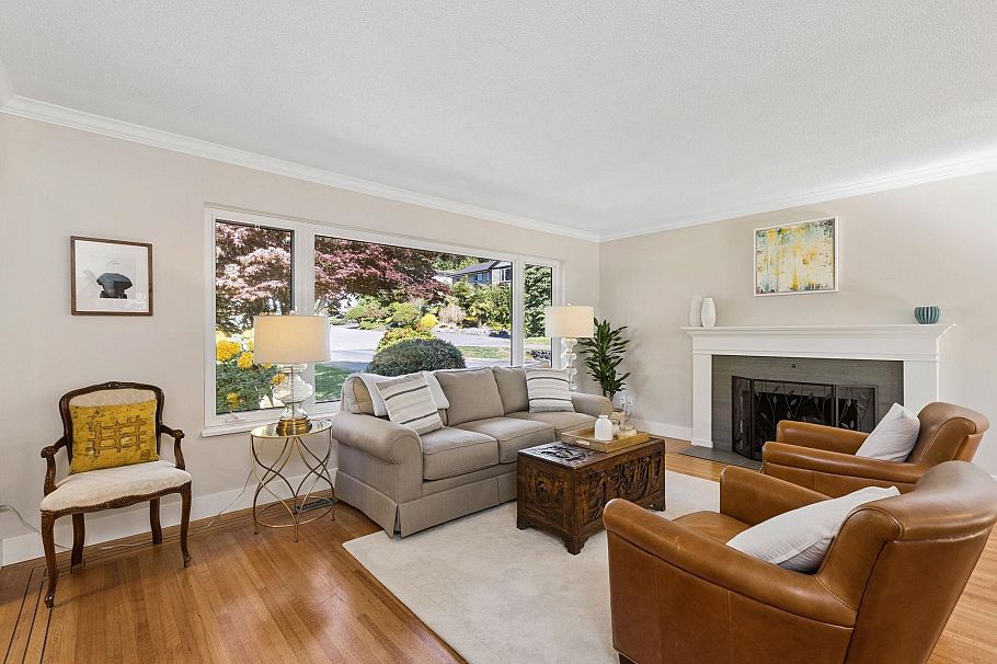 1256 Eastview Road North Vancouver, BC - 7