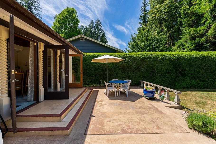 1110 Handsworth Road North Vancouver, BC - 23