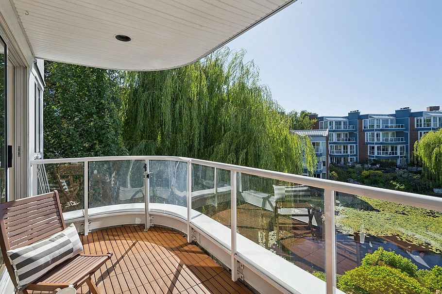 301 1502 Island Park Walk Vancouver, BC - 22