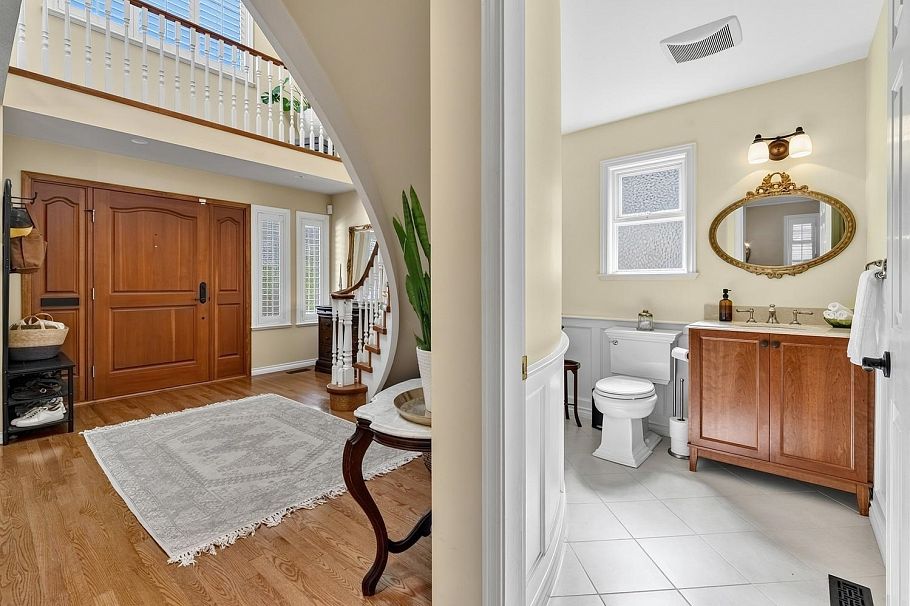 2989 W 40th Avenue Vancouver, BC - 9