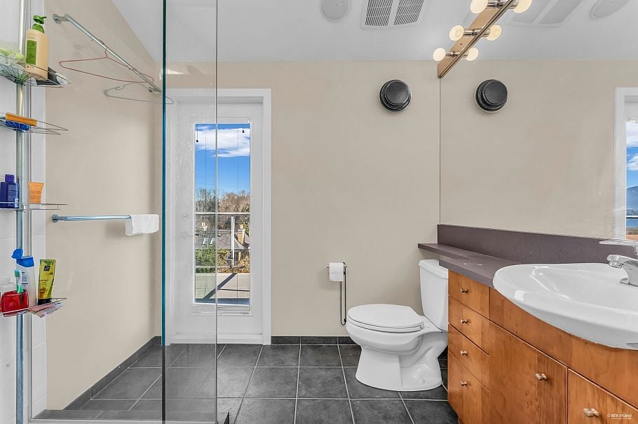 4389 Locarno Crescent Vancouver, BC - 26