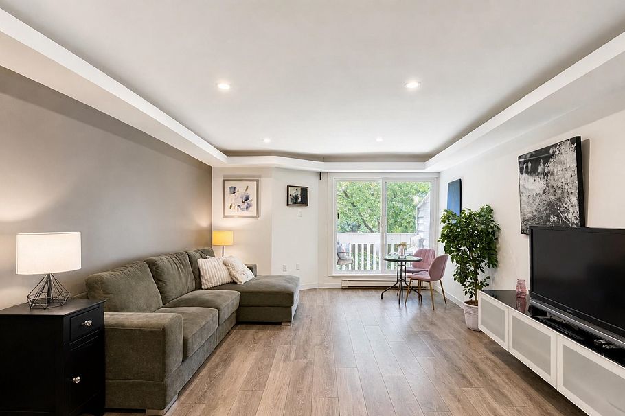 214 1545 E 2nd Avenue Vancouver, BC - 2