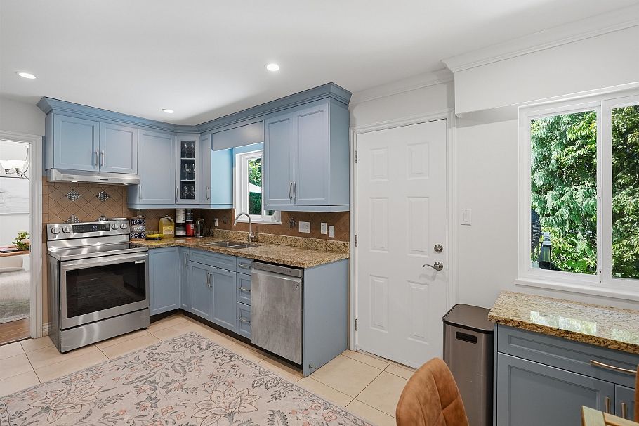 3693 Regent Avenue North Vancouver, BC - 14