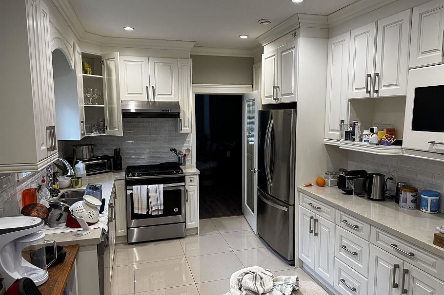 1865 E 37th Avenue Vancouver, BC - 3