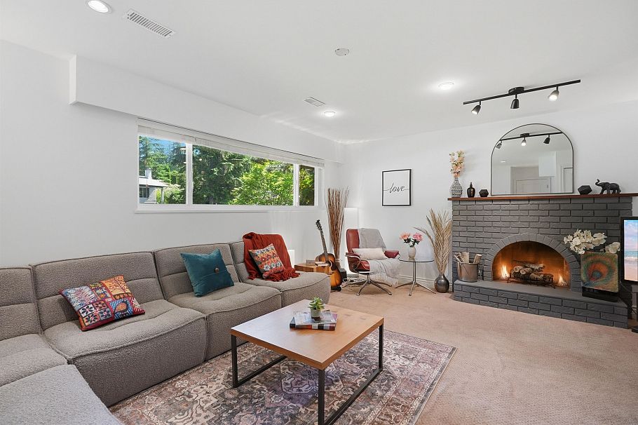 3693 Regent Avenue North Vancouver, BC - 26