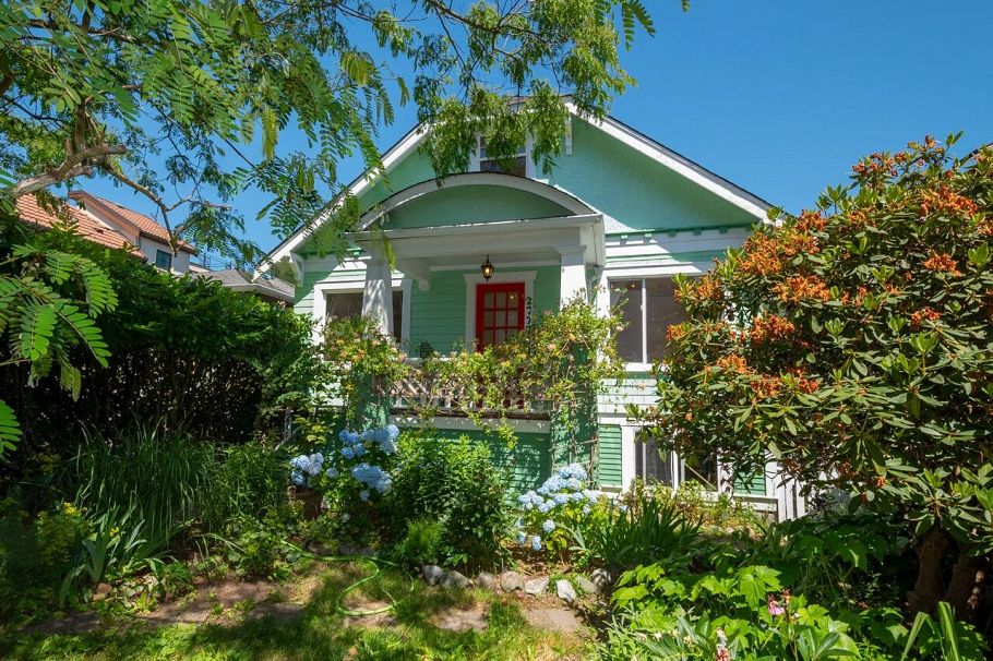 2777 Trinity Street Vancouver, BC - 1