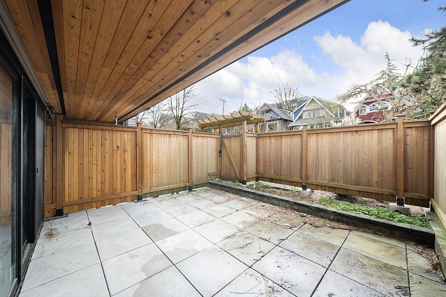 104 1549 Kitchener Street Vancouver, BC - 16