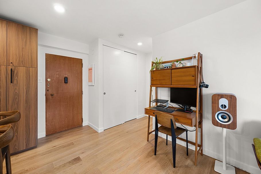 320 1445 Marpole Avenue Vancouver, BC - 25