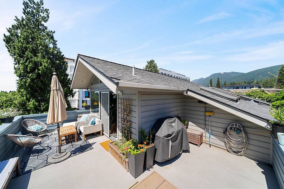 3 2118 Eastern Avenue North Vancouver, BC - 2