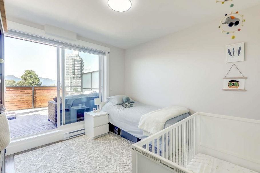 2288 E 33rd Avenue Vancouver, BC - 21